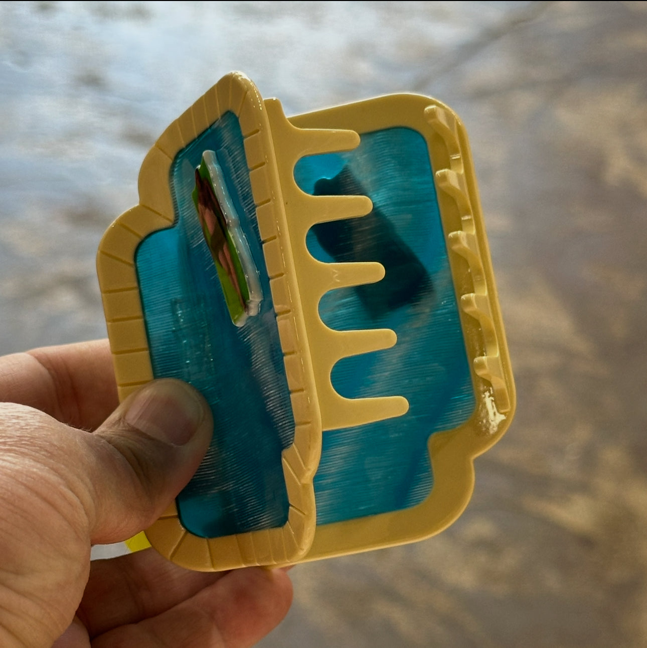 Tony in the Pool Hair Claw