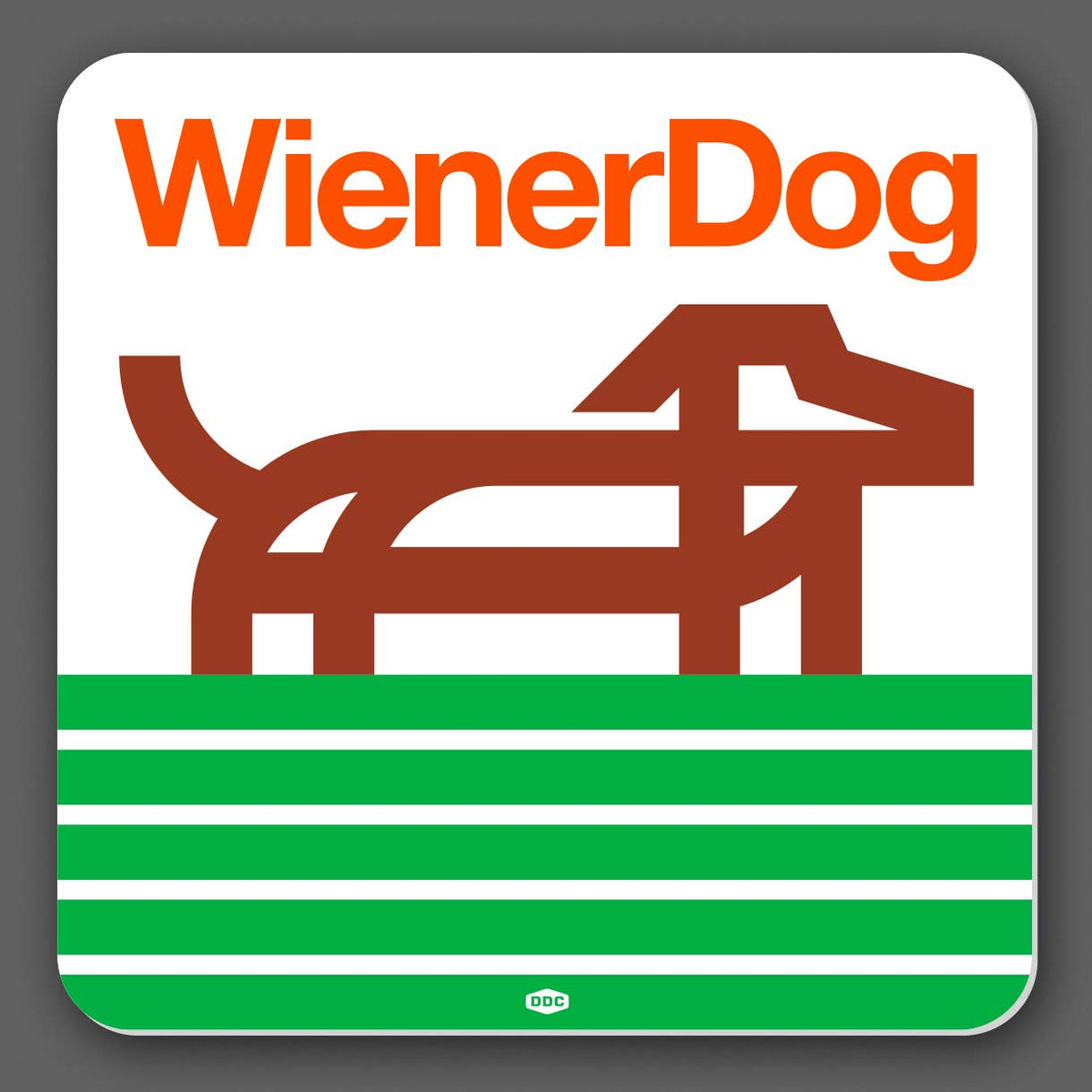 DDC-224 “Wiener Dog On Green Grass” Decal