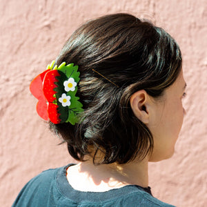 Large Strawberries and Flower Hair Claw