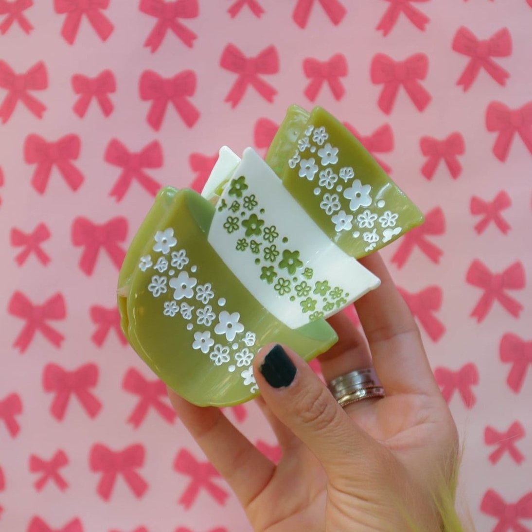 Retro Bowls Hair Claw