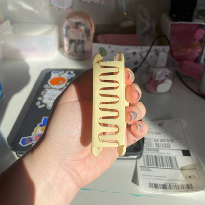 Hot Doggy Dog Hair Claw